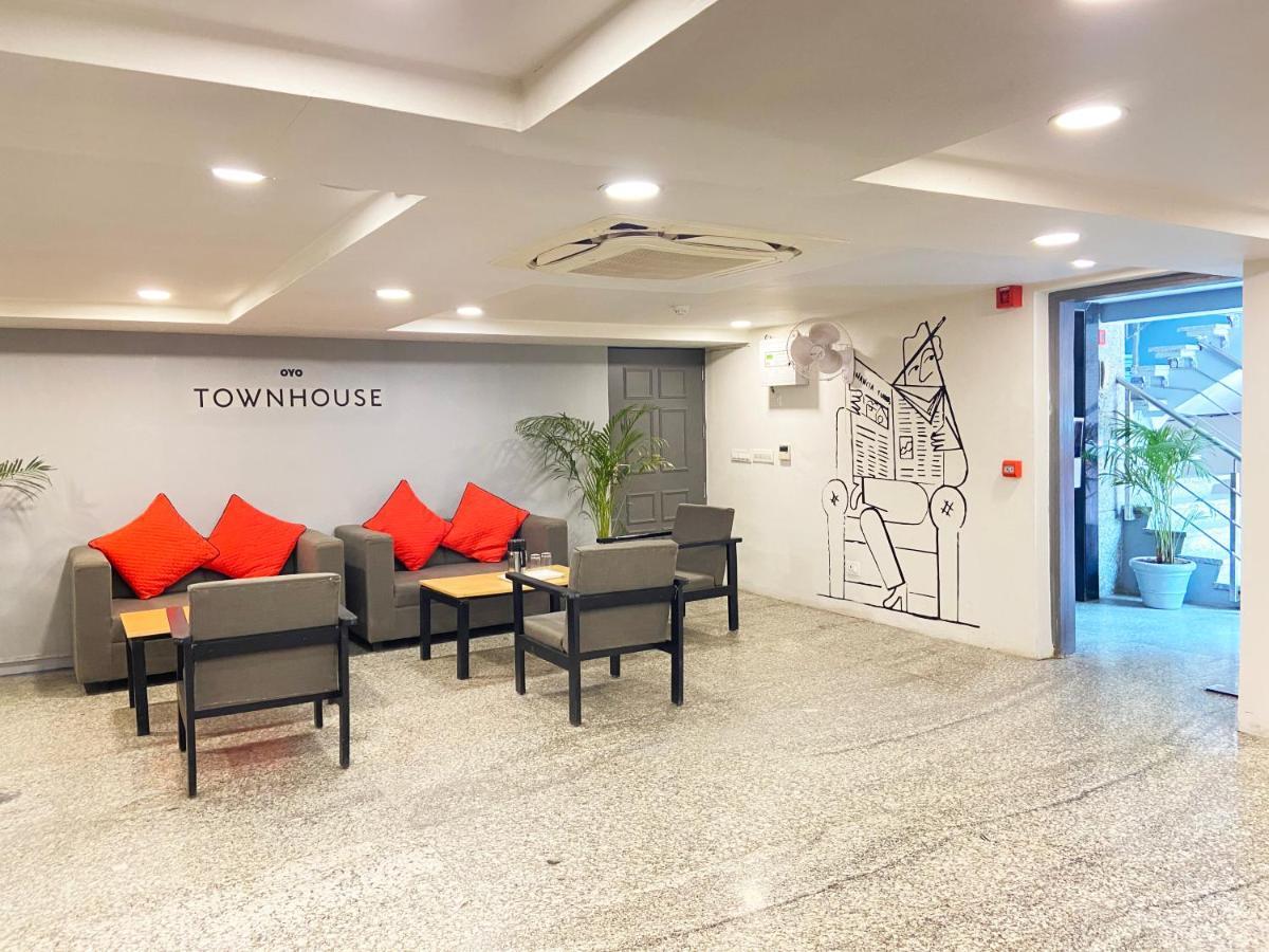 Hotel Golden Saffron By Qotel-Punjabi Bagh New Delhi Exterior foto