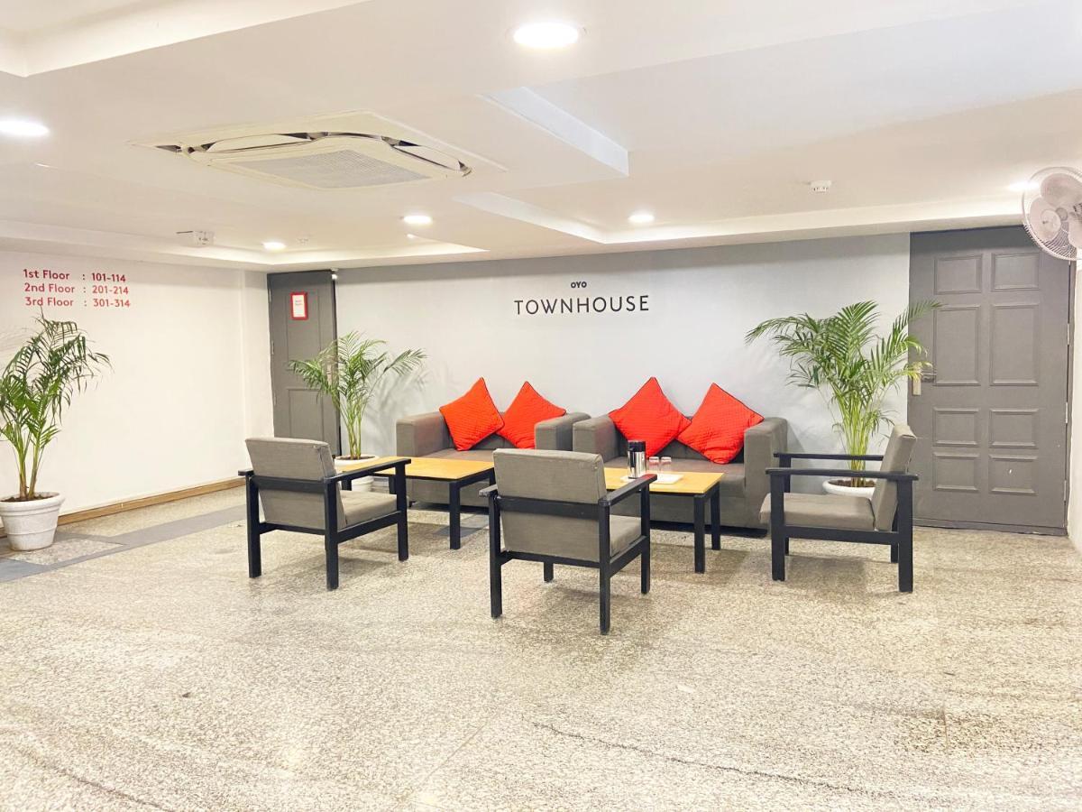 Hotel Golden Saffron By Qotel-Punjabi Bagh New Delhi Exterior foto