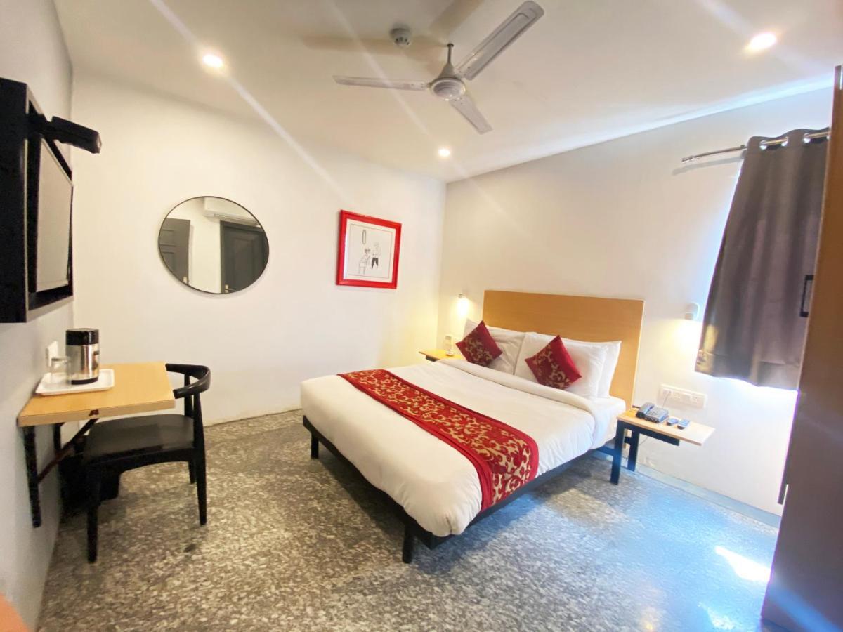 Hotel Golden Saffron By Qotel-Punjabi Bagh New Delhi Exterior foto