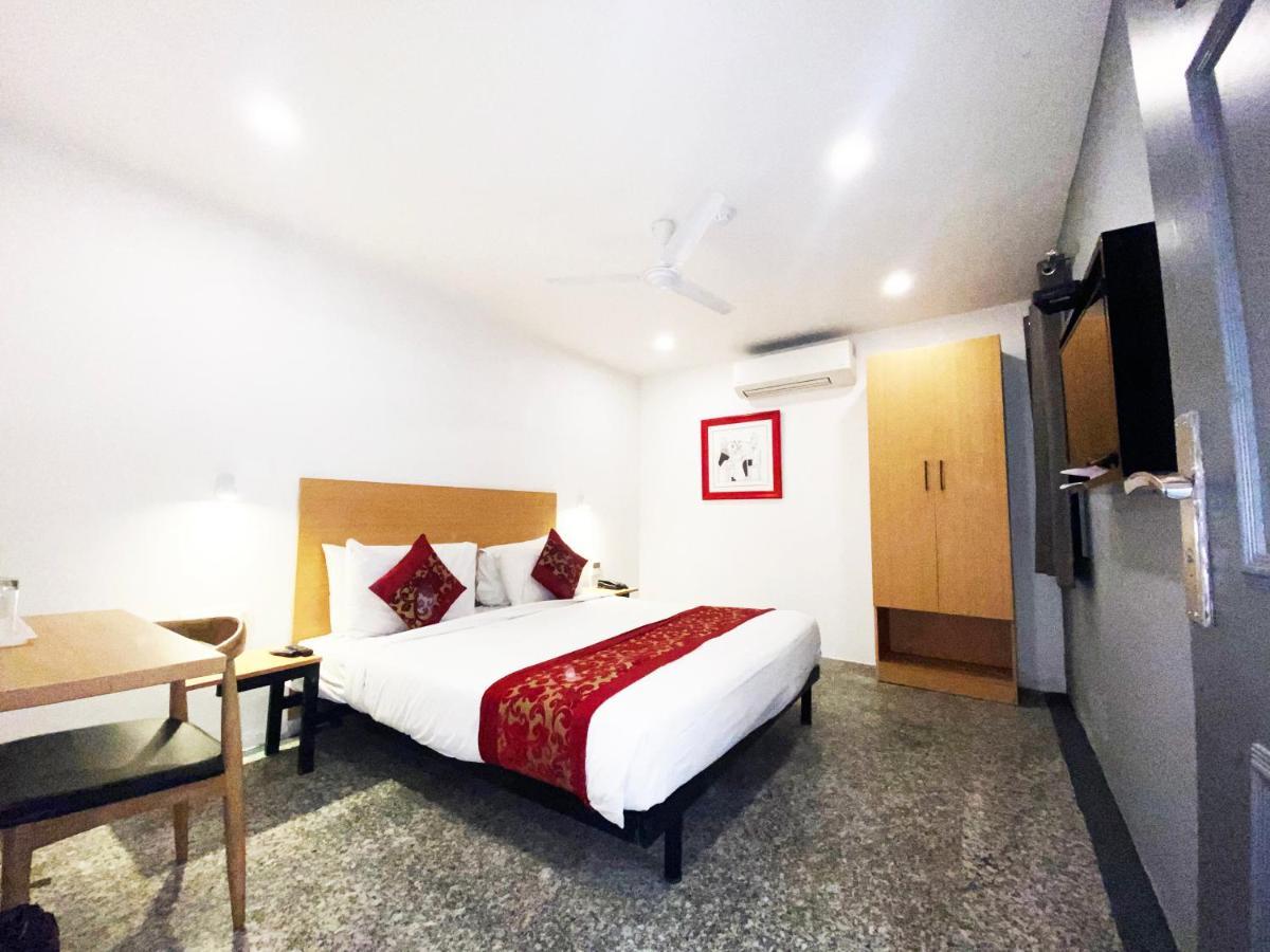 Hotel Golden Saffron By Qotel-Punjabi Bagh New Delhi Exterior foto