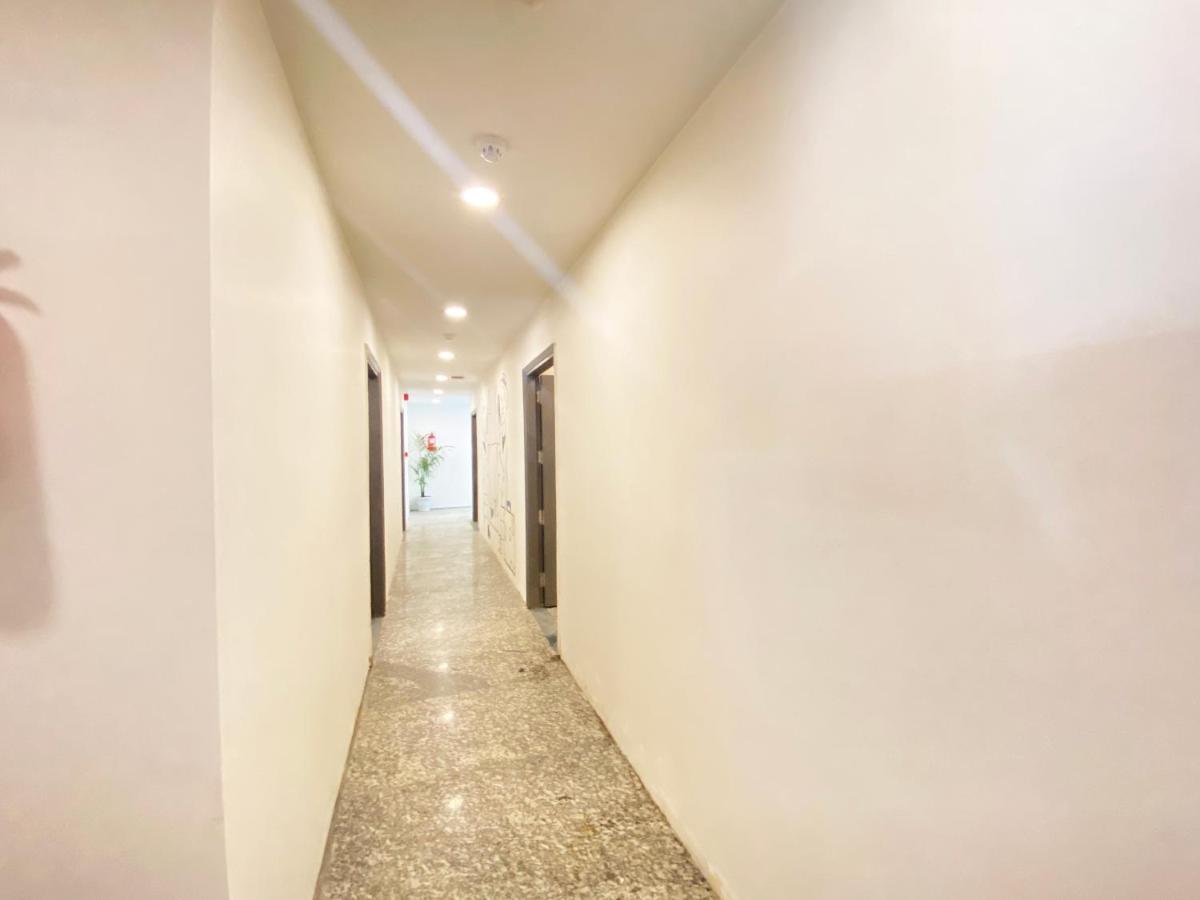 Hotel Golden Saffron By Qotel-Punjabi Bagh New Delhi Exterior foto