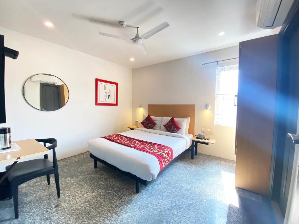 Hotel Golden Saffron By Qotel-Punjabi Bagh New Delhi Exterior foto