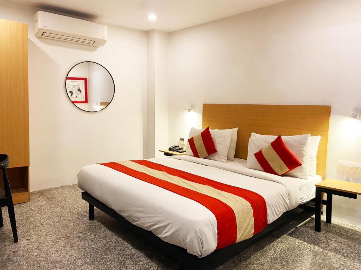 Hotel Golden Saffron By Qotel-Punjabi Bagh New Delhi Exterior foto