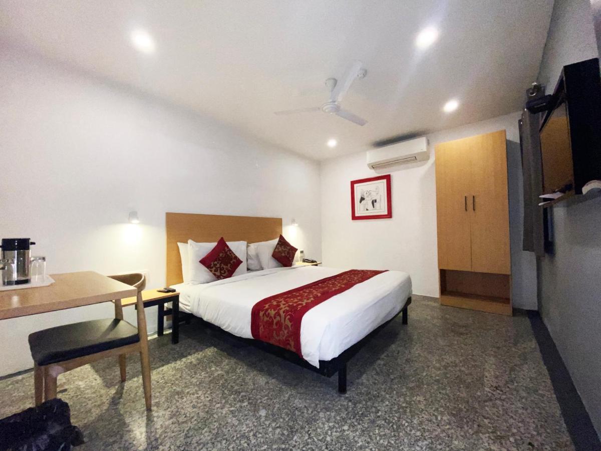 Hotel Golden Saffron By Qotel-Punjabi Bagh New Delhi Exterior foto