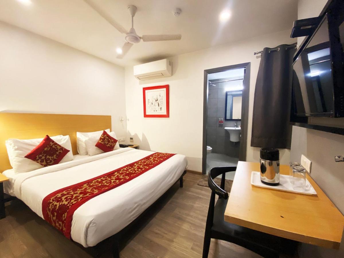 Hotel Golden Saffron By Qotel-Punjabi Bagh New Delhi Exterior foto