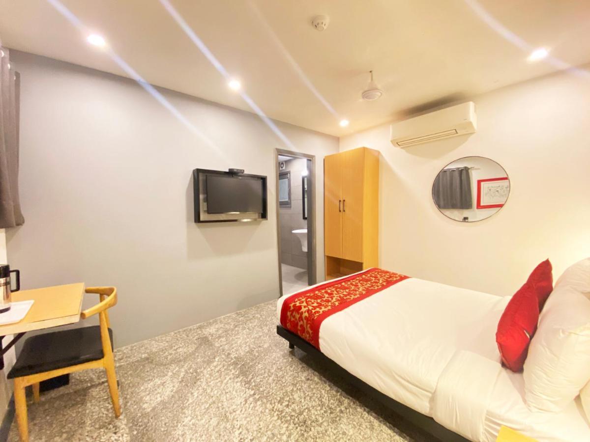 Hotel Golden Saffron By Qotel-Punjabi Bagh New Delhi Exterior foto