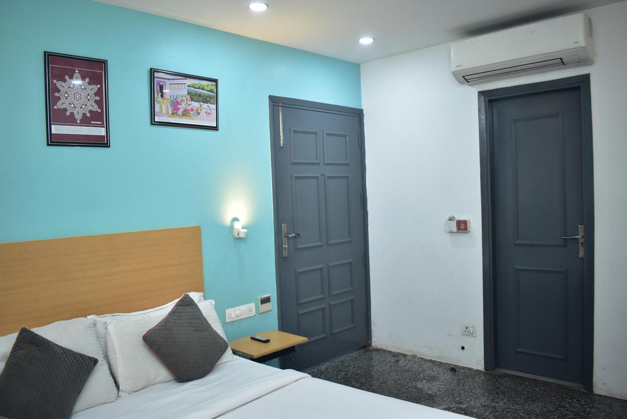Hotel Golden Saffron By Qotel-Punjabi Bagh New Delhi Exterior foto