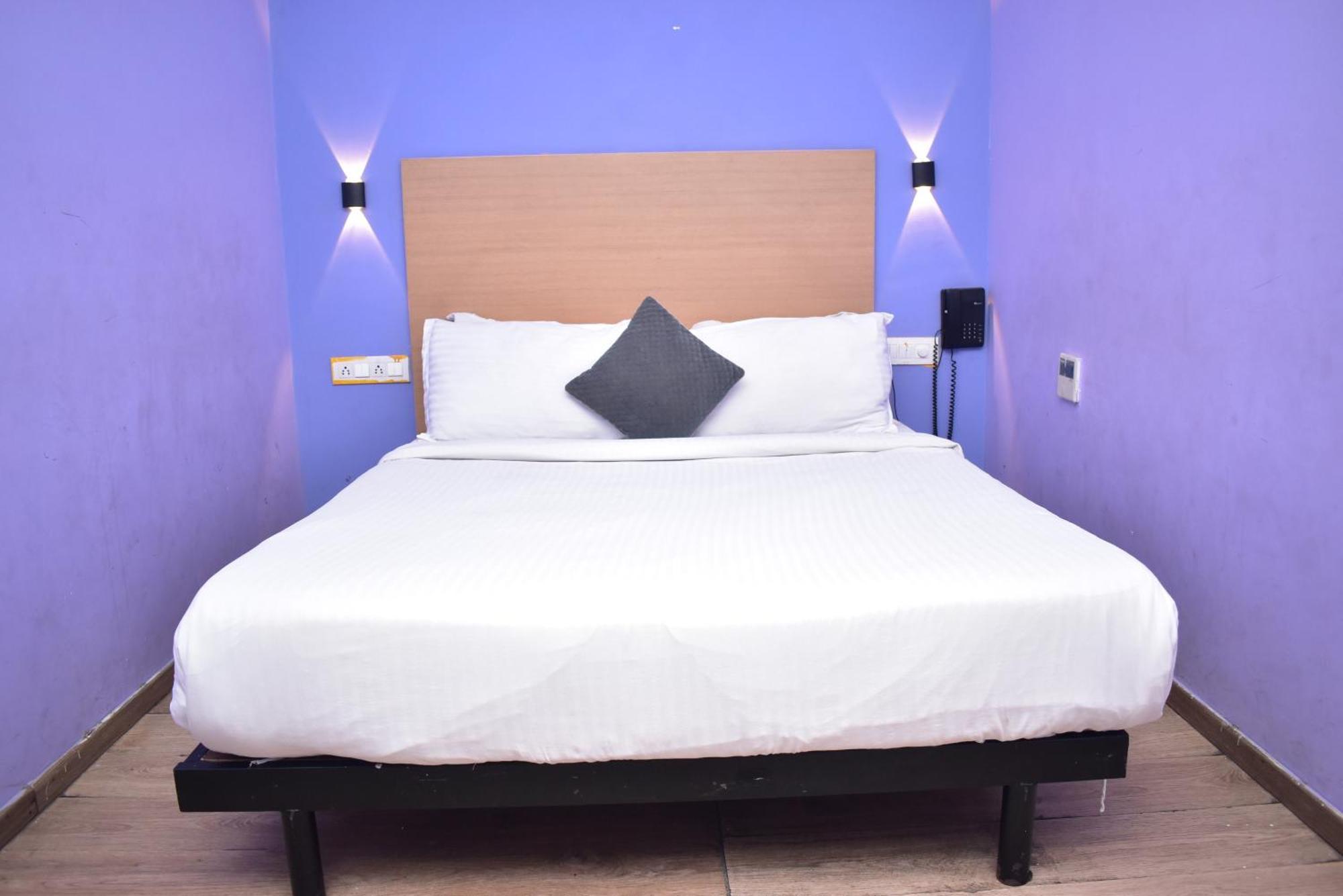 Hotel Golden Saffron By Qotel-Punjabi Bagh New Delhi Exterior foto