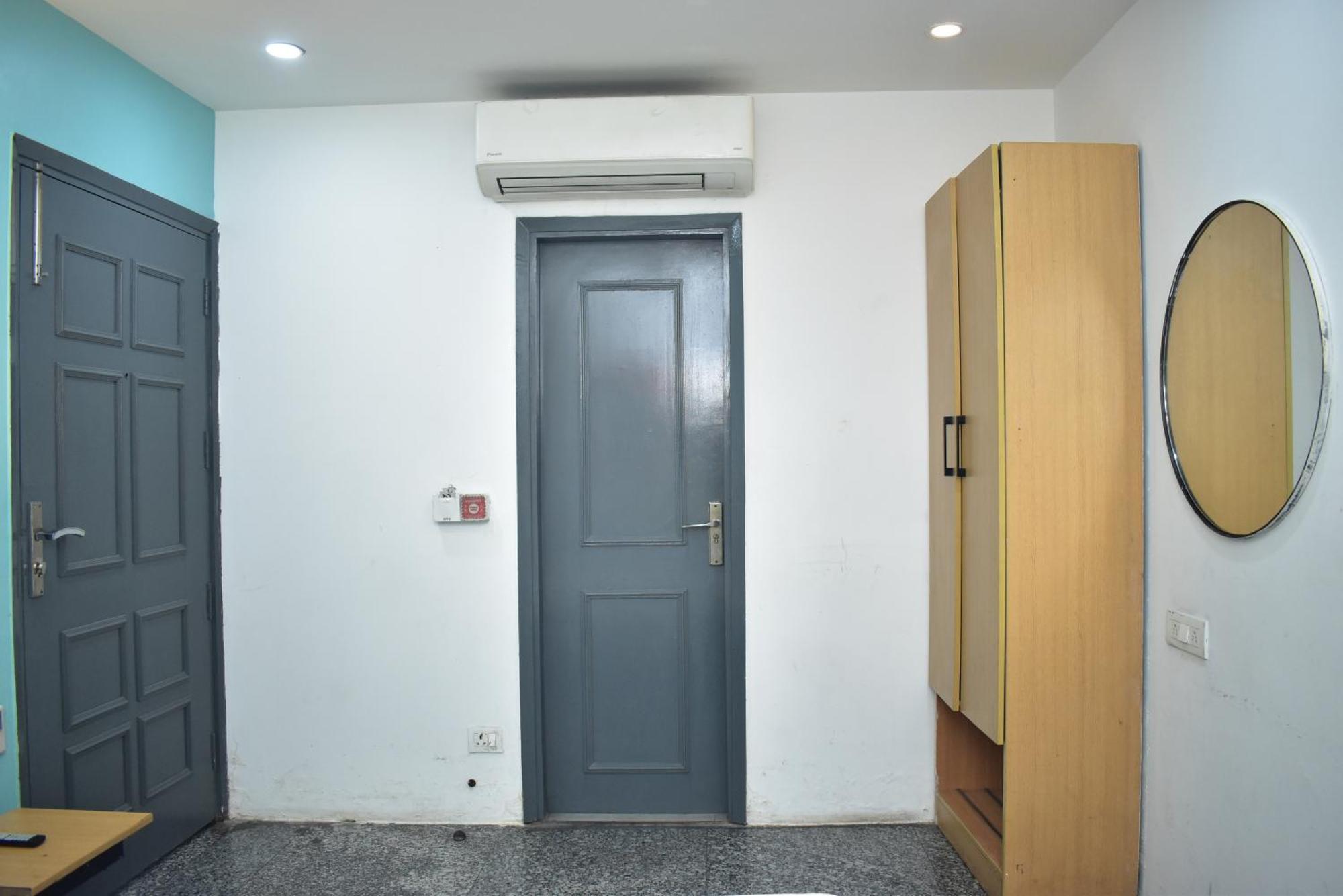 Hotel Golden Saffron By Qotel-Punjabi Bagh New Delhi Exterior foto