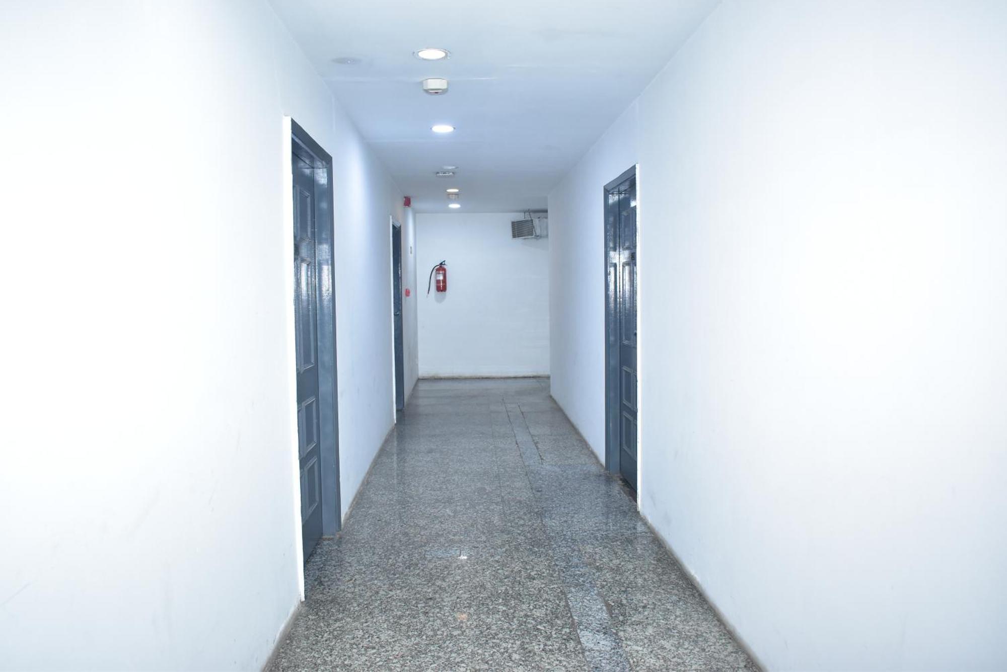 Hotel Golden Saffron By Qotel-Punjabi Bagh New Delhi Exterior foto